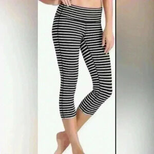 Athleta Chaturanga Striped Capri Body Cropped Leggings S black & gray
